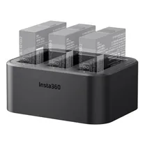 insta360-ace-pro-series-fast-charge-hub.jpg