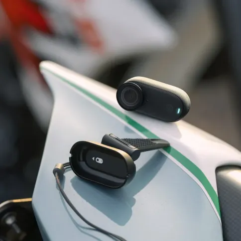 Insta360 Go 3S Motorcycle In-Helmet POV Bundle_5.webp