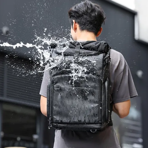 Ulanzi-BT01-Business-Travel-Backpack-32-liter-met-tailleband_7.jpg