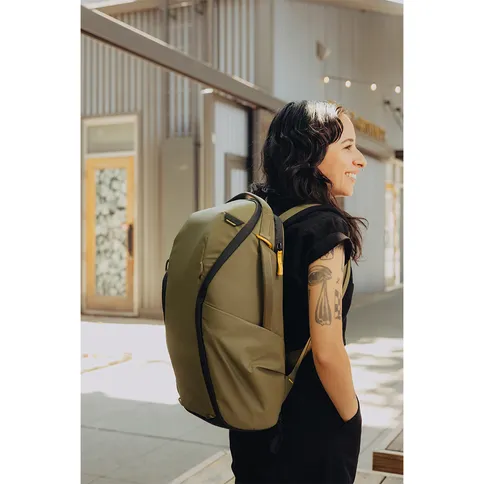 Everyday_Backpack_Zip_20L_Kelp_5.jpg