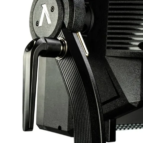 Aputure-Nova-P600c-Kit_6.jpg