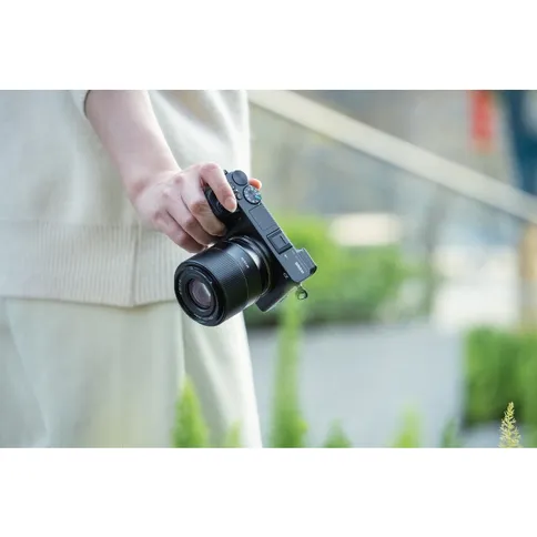 TTArtisan-56mm-1.8-e-mount-1.jpg