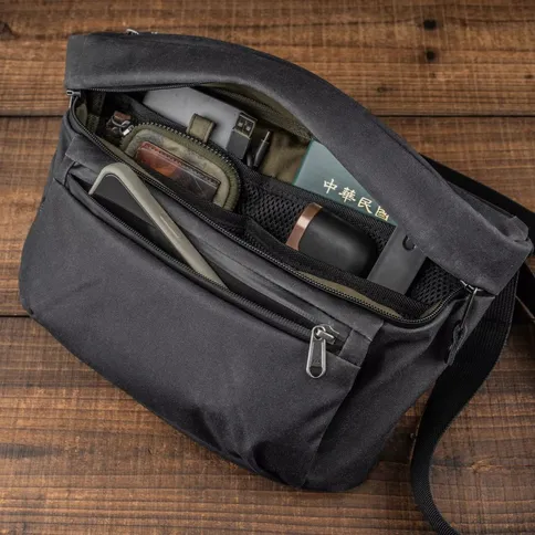 Wotancraft-Waist-Pack-Sling-Pouch-3-5l-zwart_3.jpg