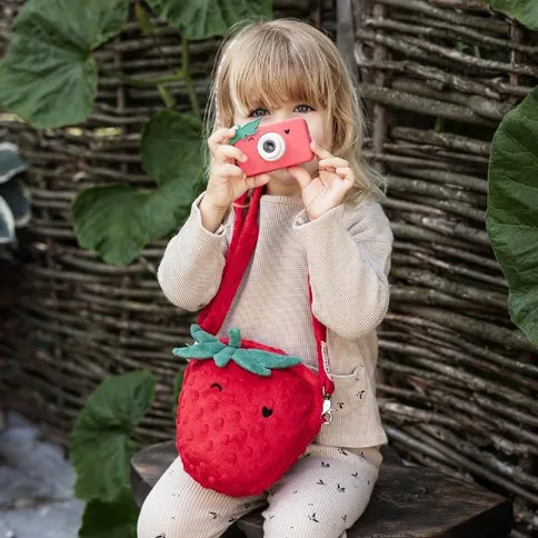 8_Cheekyfruits_strawberry.jpg