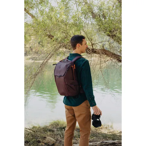 Everyday_Backpack_20L_Eclipse_6.jpg