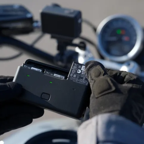 dji-osmo-multifunctional-battery-case-3-4.webp