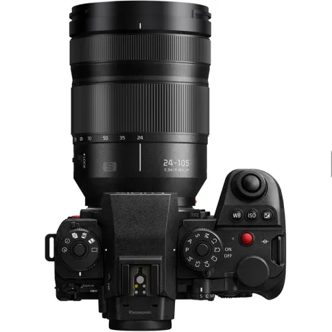 Panasonic_DCS1_MarkIIe_met_24105mm_foto2.webp