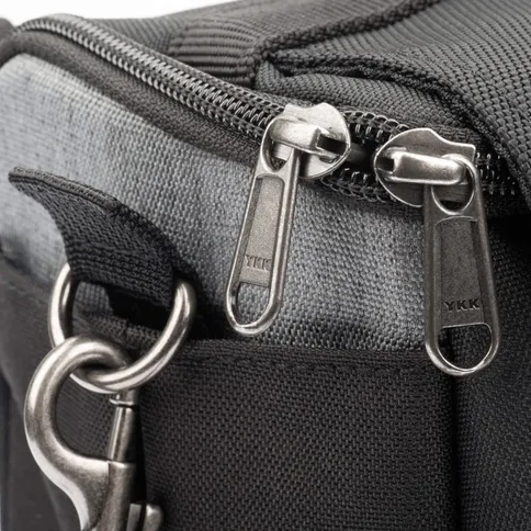 Think-Tank-Mirrorless-Mover-30-V2-Cool-Grey_4.jpg