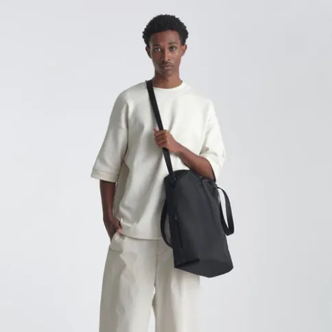 Urth-Arkose-Tote-Bag-black-6.webp