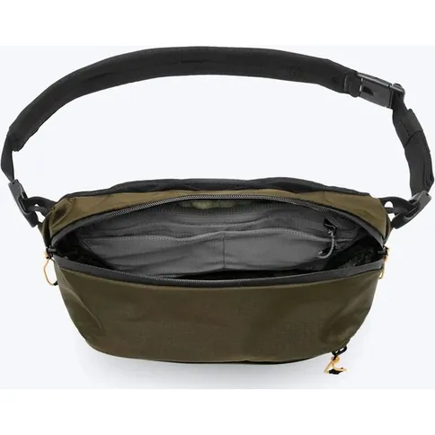 Peak-Design-Outdoor-Sling-4L-Kelp_3.jpg