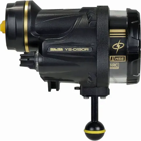 Sea-Sea-YS-D130R-Strobe_3.jpg