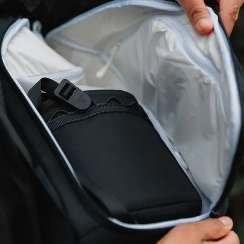 Leofoto_dailylite_series_backpack_17L_blue5.jpg