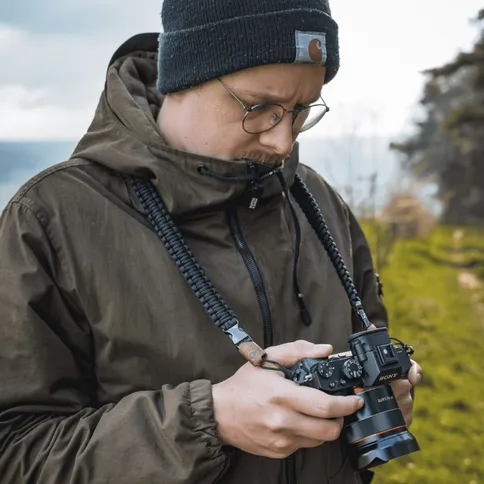 C-Rope-Traveler-camera-strap-Silent-Black-125cm-Paracord_2.jpg