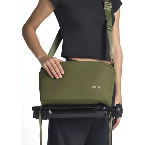 Urth-Dolomite-Camera-Sling-8L-green_5.jpg