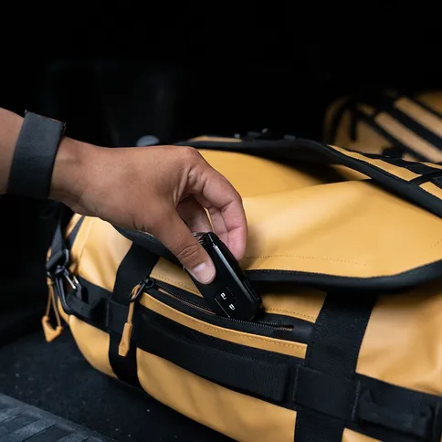 WANDRD-CARRYALL-Duffel-30L-Dallol-Yellow_10.jpg