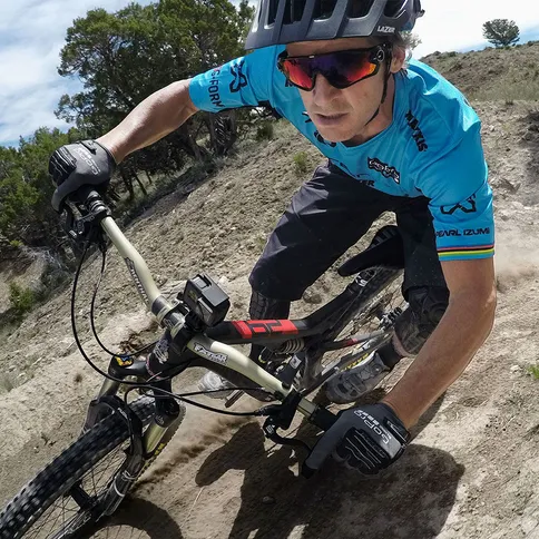 GoPro-Handlebar-Seatpost-Pole-Mount-2.jpg
