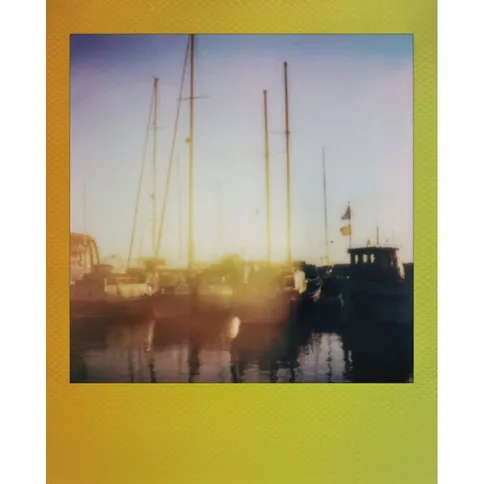 Polaroid-GO-2x8-Film-Pack-Gradient-Frame_5.jpg