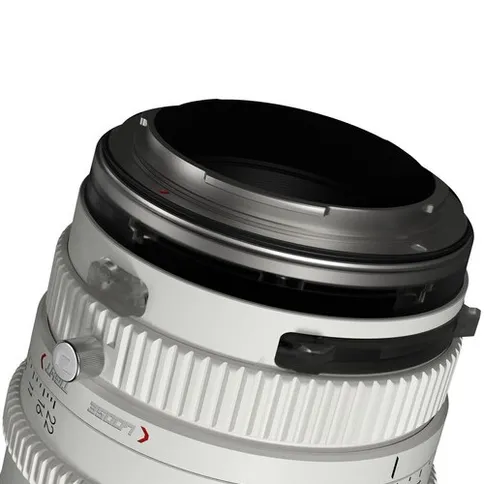 DZOFilm-Catta-FF-Zoom-70-135mm-T2-9-White-E-Mount_7.jpg