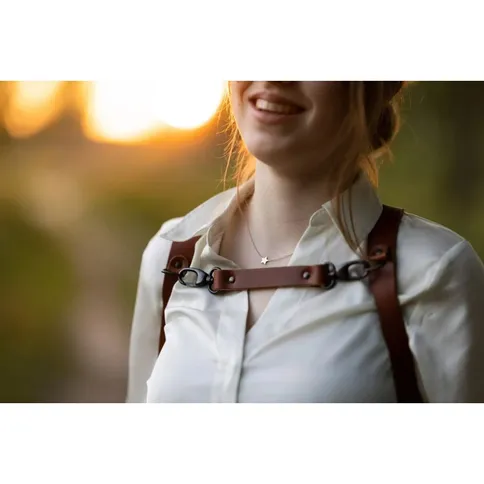 The-Hantler-Chest-strap-Cognac-Brass-22cm_4.jpg