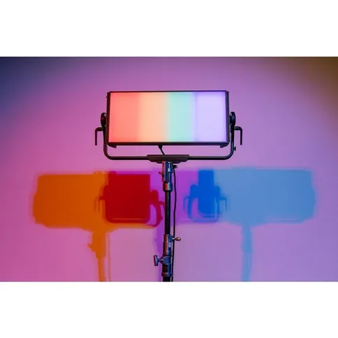 Aputure-Nova-P600c-Kit_8.jpg