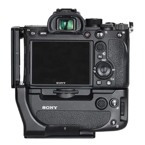 Sunwayfoto-L-Plate-for-Sony-A7RIV-incl-grip_4.jpg