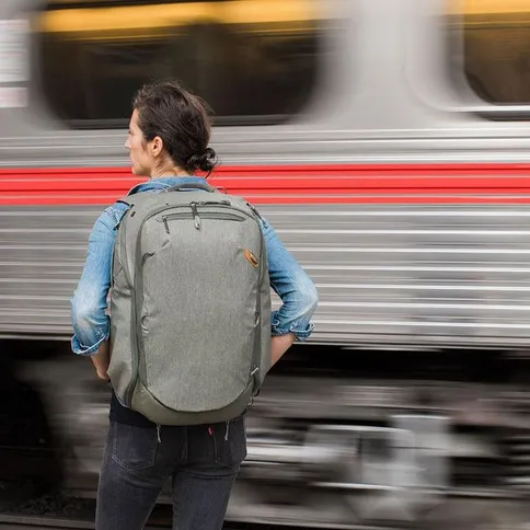 Peak-Design-Travel-backpack-45L-V2-sage_5.jpg