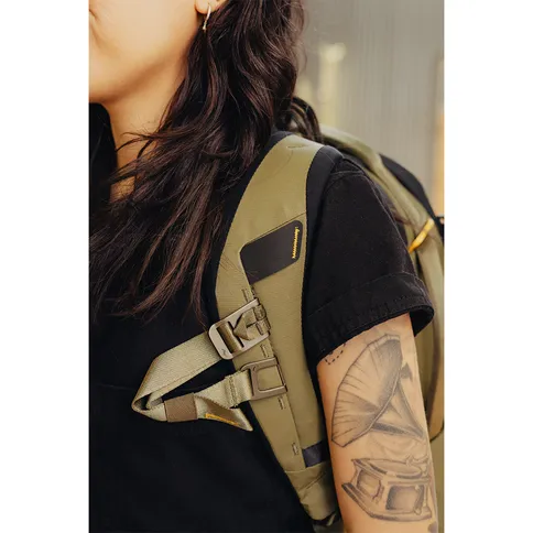 Everyday_Backpack_Zip_20L_Kelp_6.jpg