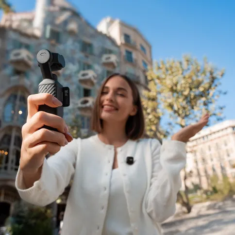 DJI_Osmo_Pocket_4_Feature_With_Mic_Mini_Urban_Vlog.jpg