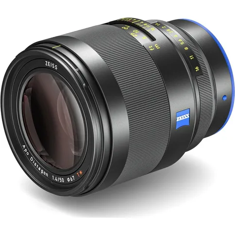 ZEISS_Otus_1_4_50_E-Mount_Perspektive_Links_ohne_Gegenlichtblende.jpg