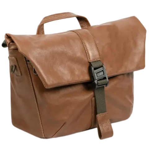 PILOT_ LEATHER TRAVEL CAMERA BAG 7L_1.webp