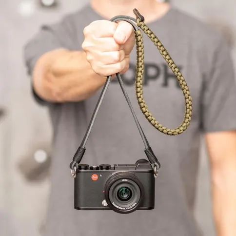 Leica-18895-Paracord-riem-gemaakt-door-COOPH-zwart-olijfgroen-100cm_4.jpg