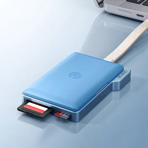 Ulanzi-DC01-2-in-1-Portable-Memory-Card-Case-Blue_3.jpg